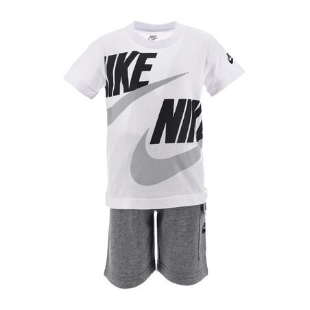 Ensemble Nike t-shirt & short Nike
